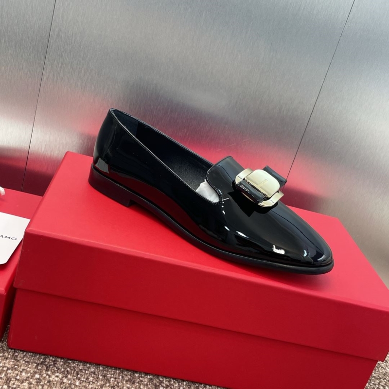 Ferragamo flat shoes